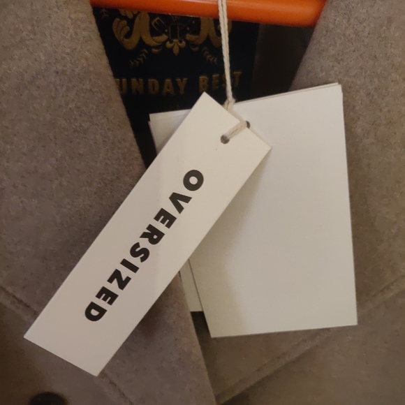 SOLD Sunday best Fitzroy coat - Picture 8 of 9